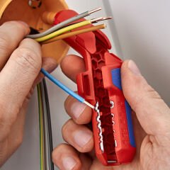 Knipex 16 95 02 SB ErgoStrip Kablo Sıyırma Aleti - 135 mm