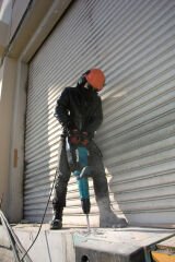 ELEKTROPNÖMATİK KIRICI